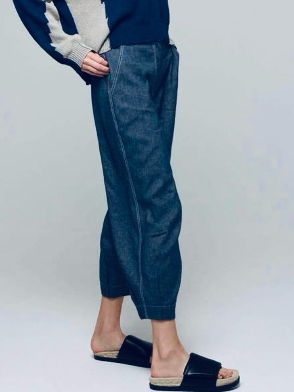 OZAI N KU 3040 in denim S crop slouchy barrel leg